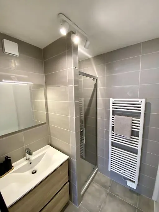 Le Terrabreizh, T2 Cosy Et Confort Avec Parking Prive, Balcon Et Fibre Lorient